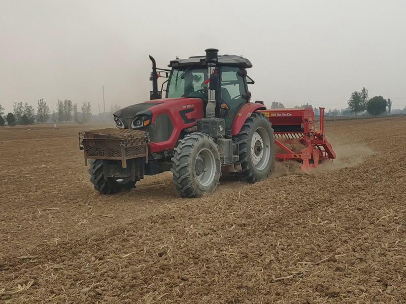 奧龍驅動耙條播機作業(yè)錄像